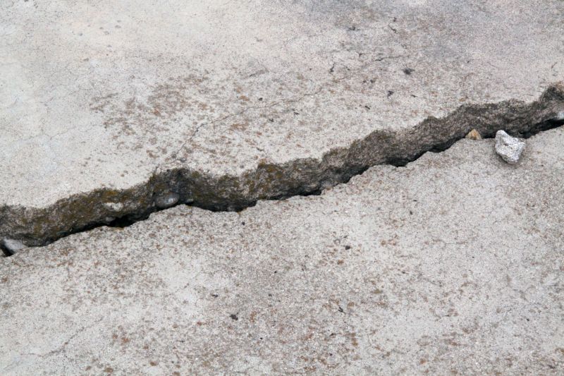 Concrete Crack Patching
